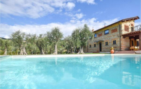 Stunning home in Bargecchia with Outdoor swimming pool and 4 Bedrooms